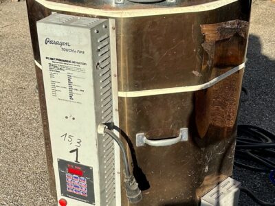 Four électrique Paragon “Touch’n Fire”, équipé d’un contrôleur numérique DTC 800 C, avec le double en pièces détachées