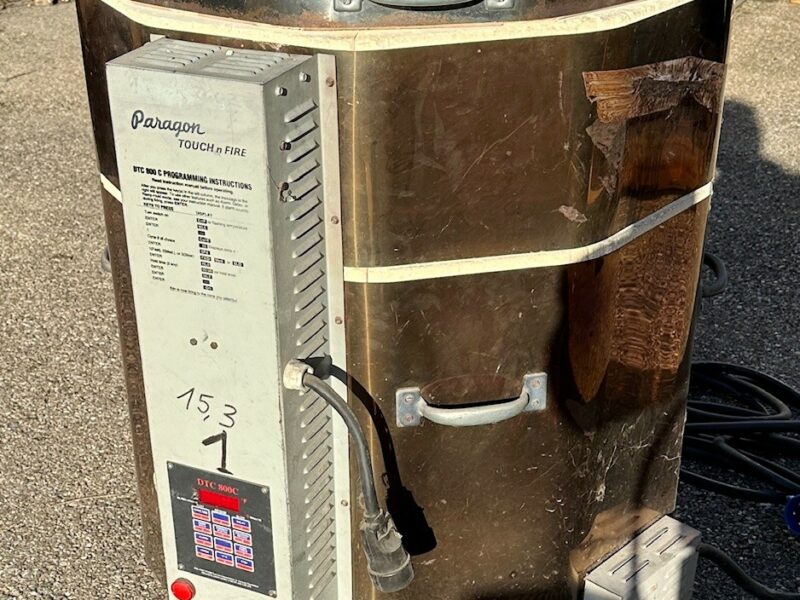 Four électrique Paragon “Touch’n Fire”, équipé d’un contrôleur numérique DTC 800 C, avec le double en pièces détachées