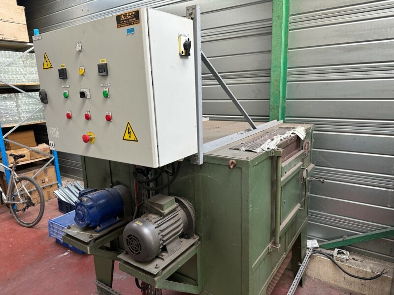 Vente de matériel de verrier : fours, tour, armoire... Bonnes affaires.