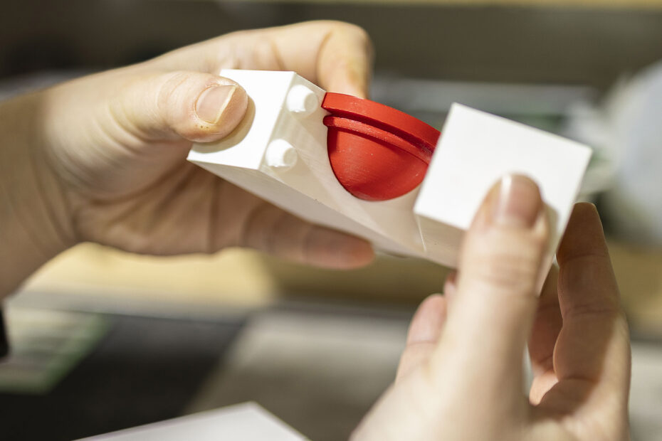 Formation aux métiers du verre : des kits miniatures pour matérialiser les gestes